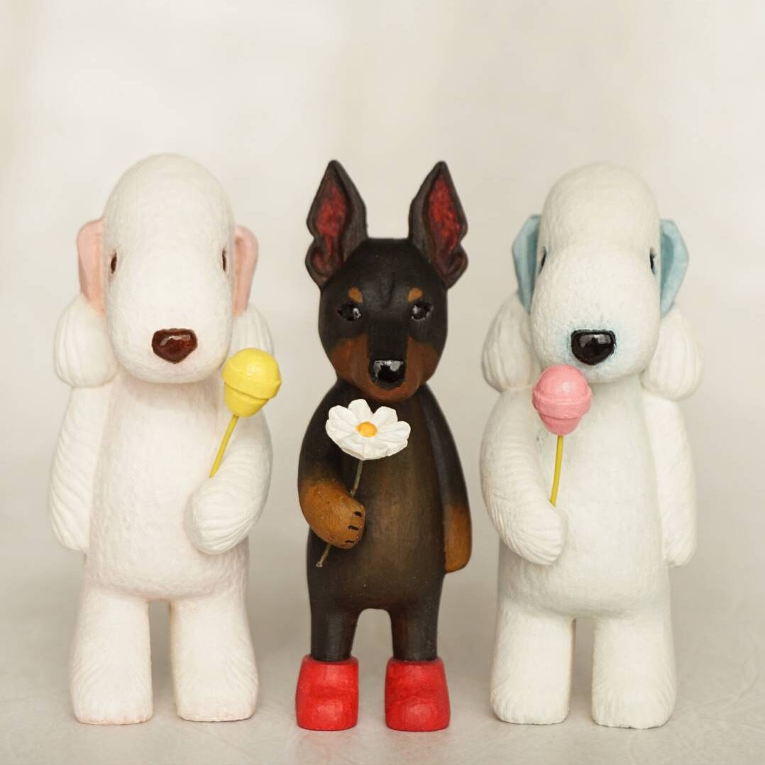 木彫り　ベドリントンテリア　トイマンチェスター